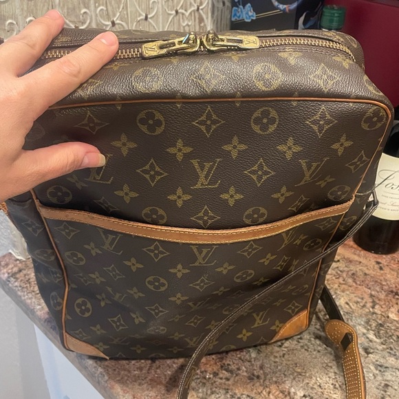 Louis Vuitton GM Danube vintage crossbody - Picture 4 of 16